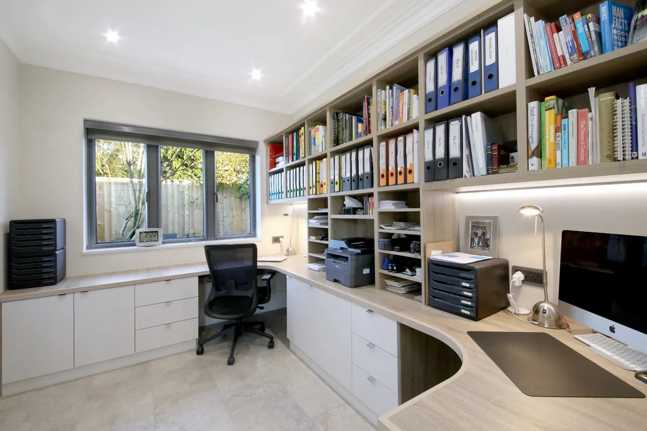 Parsonage Lane, Farnham Common, SL2, photo 22