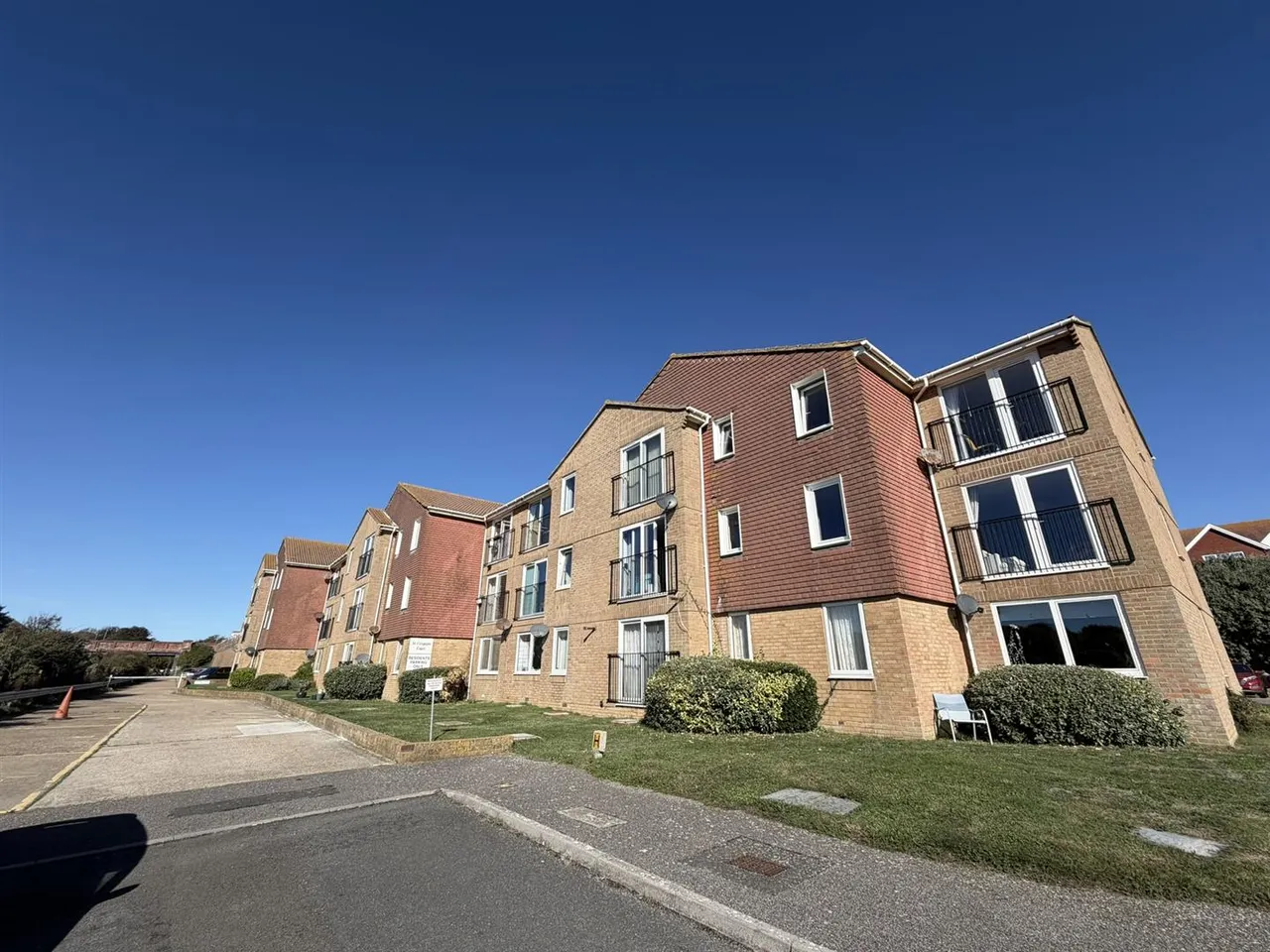 1 bed flat for sale, Claremont Road, Seaford