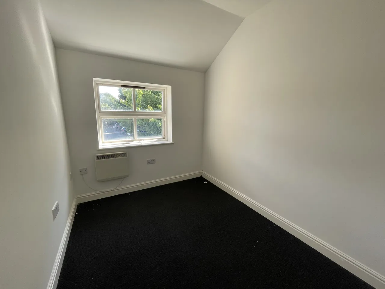 Gardiners Court, NG19, photo 3