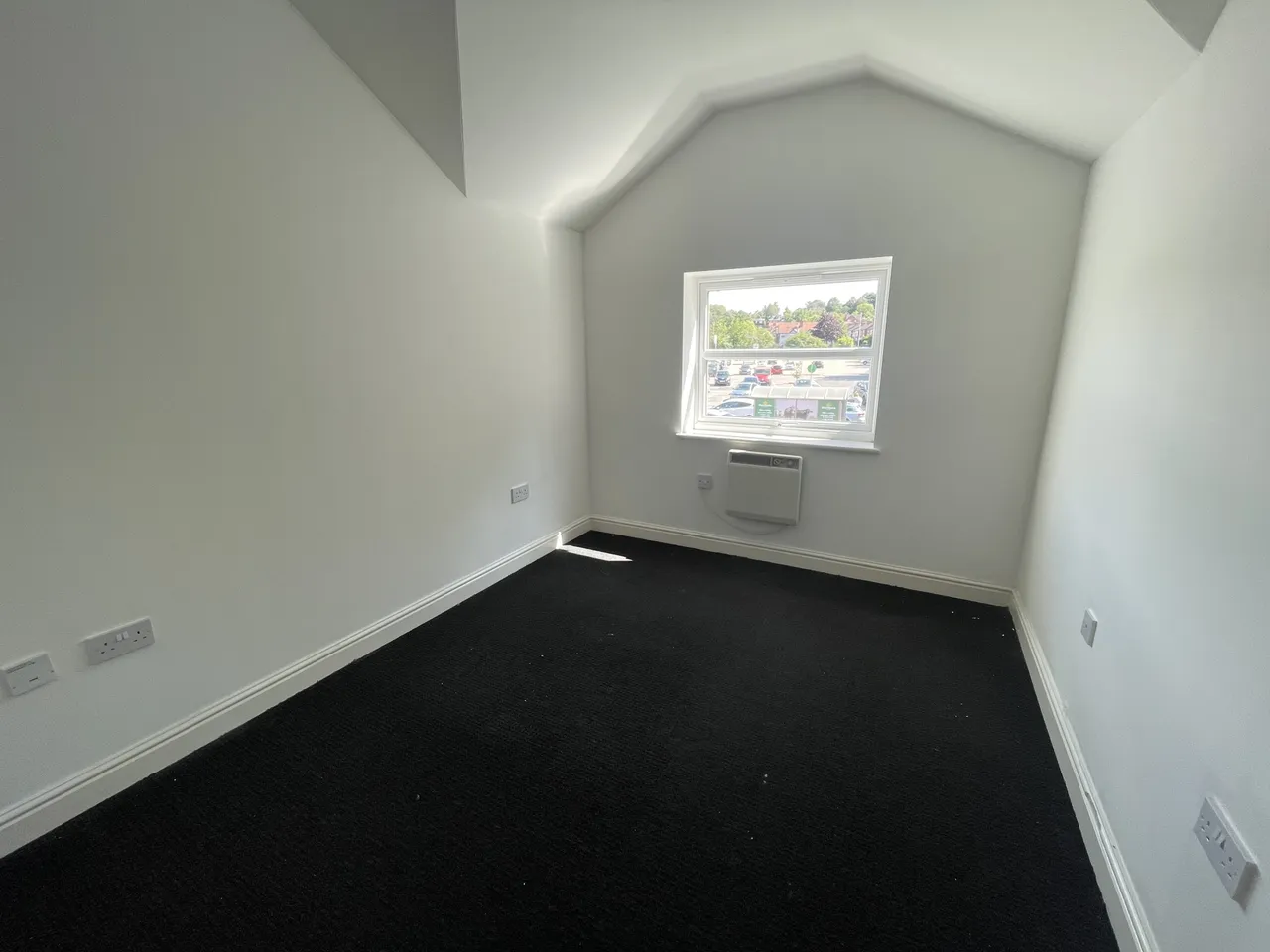 Gardiners Court, NG19, photo 2