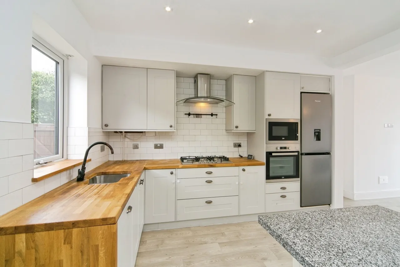 Abergele Road, Old Colwyn, LL29, photo 6