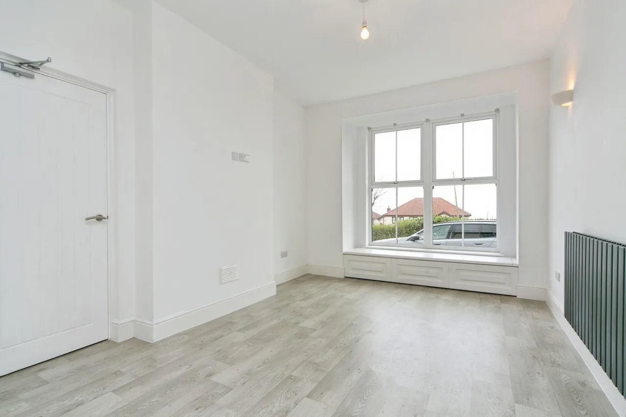 Abergele Road, Old Colwyn, LL29, photo 8