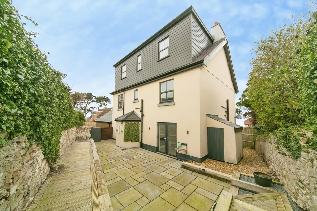 Abergele Road, Old Colwyn, LL29, photo 4