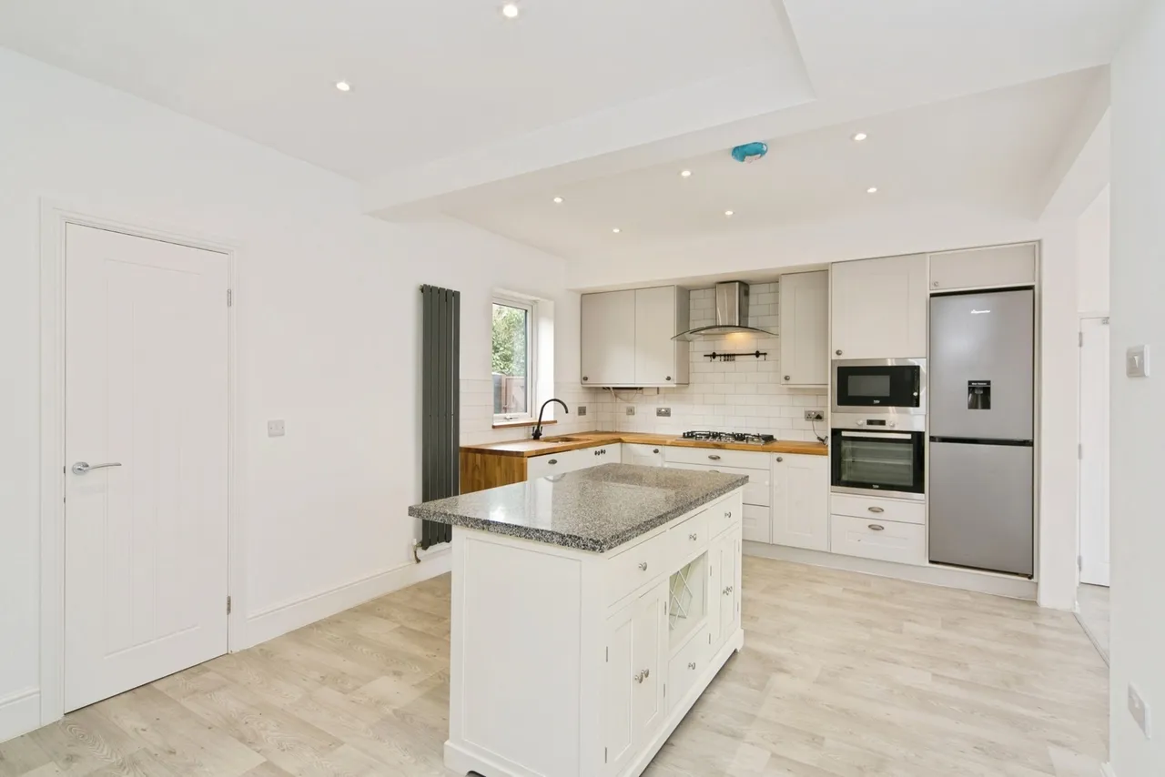 Abergele Road, Old Colwyn, LL29, photo 3