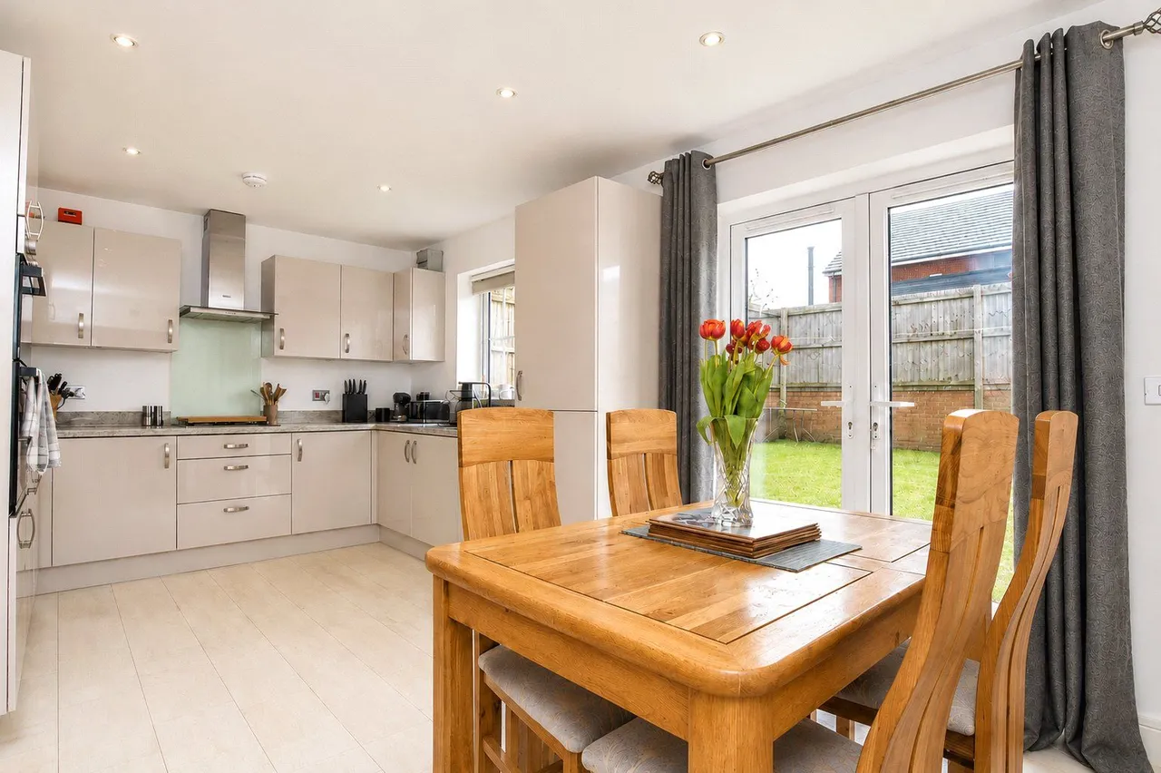 Tarnside Close, Smallbridge, OL16, photo 4