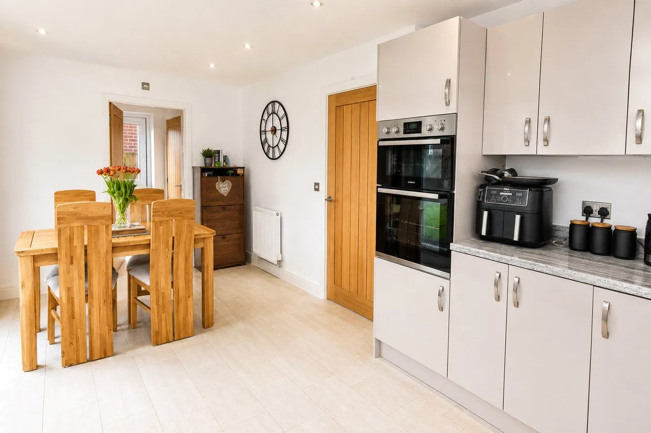 Tarnside Close, Smallbridge, OL16, photo 5