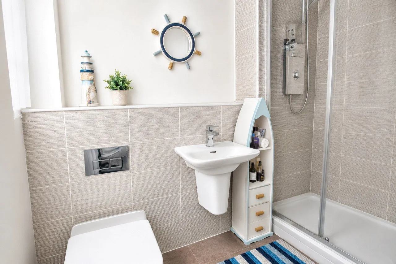 Tarnside Close, Smallbridge, OL16, photo 8