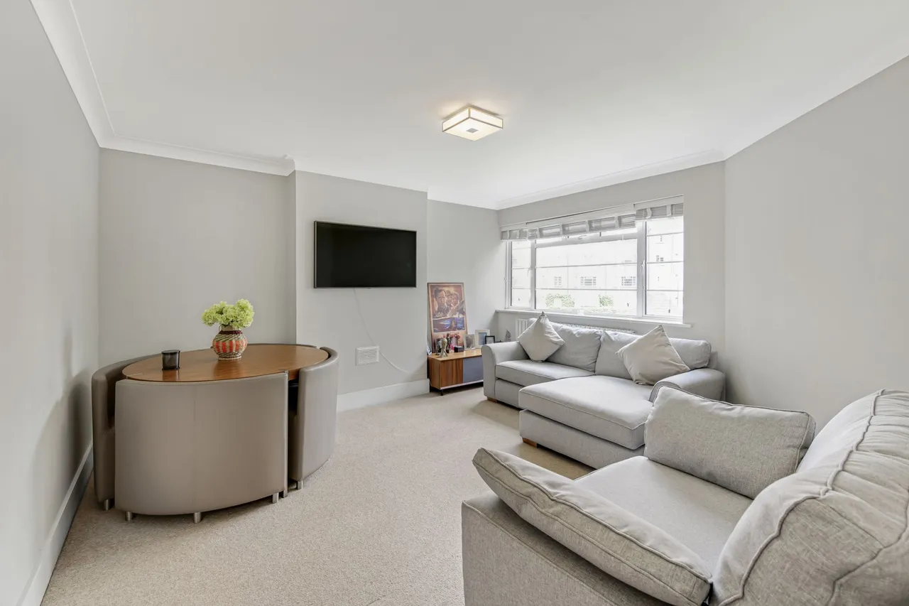 2 bed flat to rent, St Leonards Road, Mortlake, SW14
