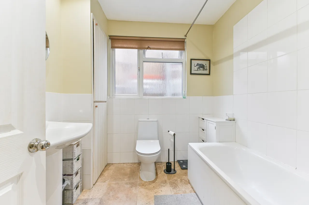 Ground Floor, 22 Royston Road, London, photo 9