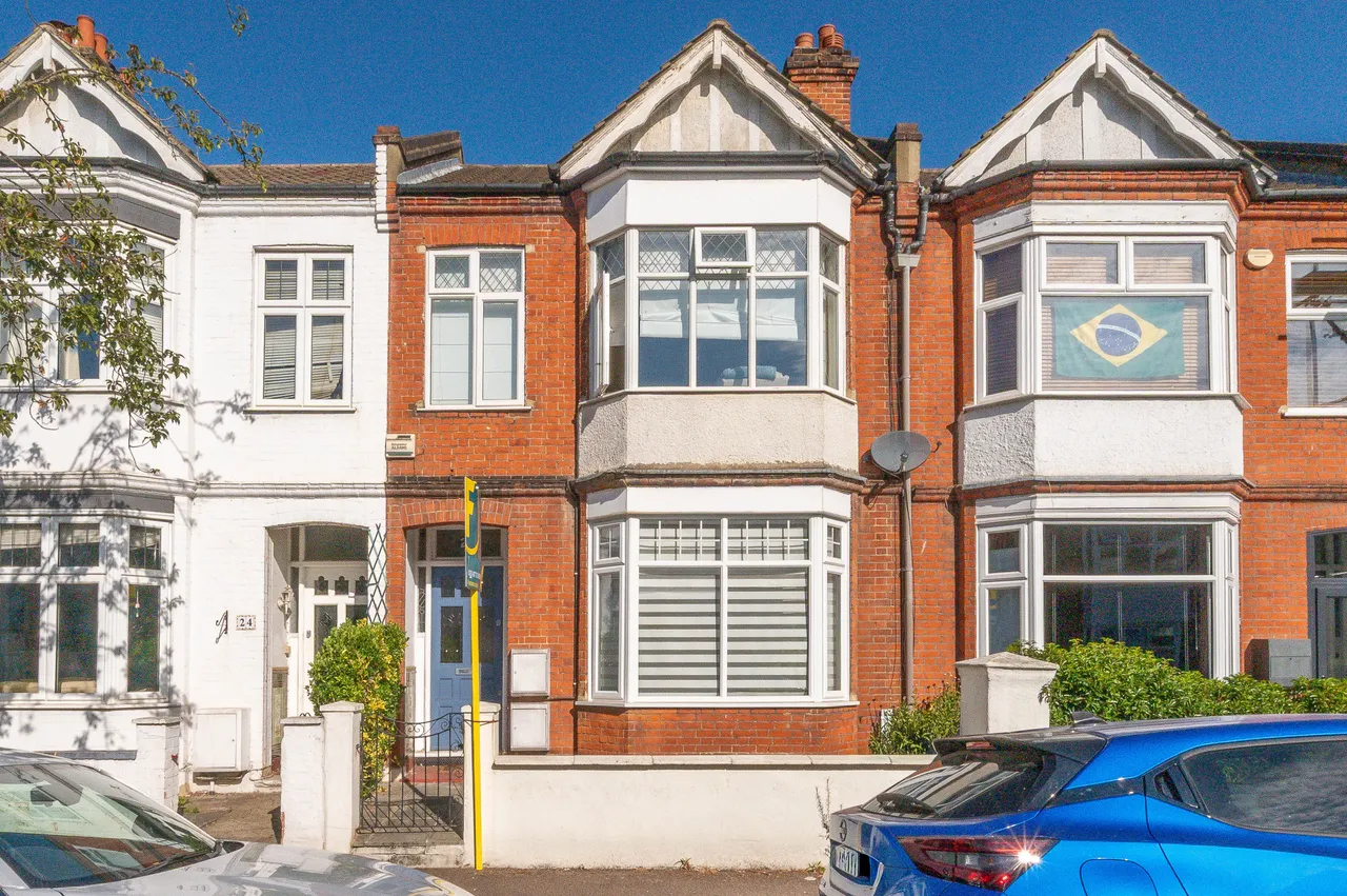 1 bed flat for sale — Ground Floor, 22 Royston Road, London