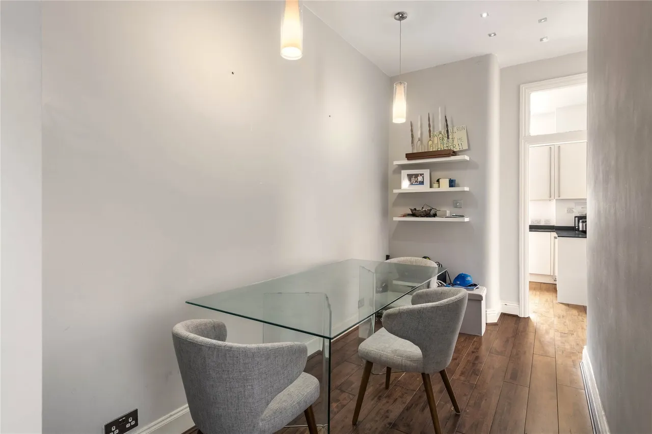 Prince of Wales Mansions, Prince of Wales Drive, London, SW11, photo 3