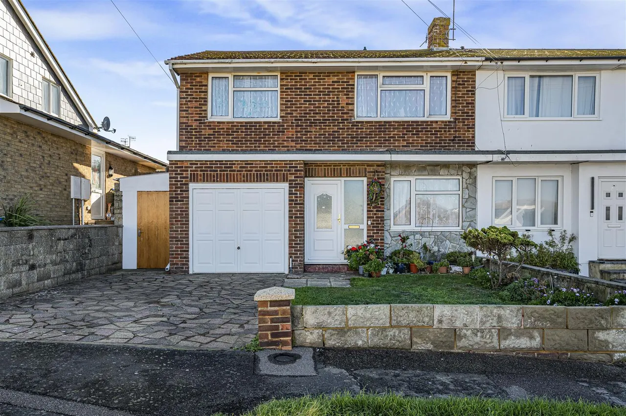 Mayfield Avenue, Peacehaven, photo 23