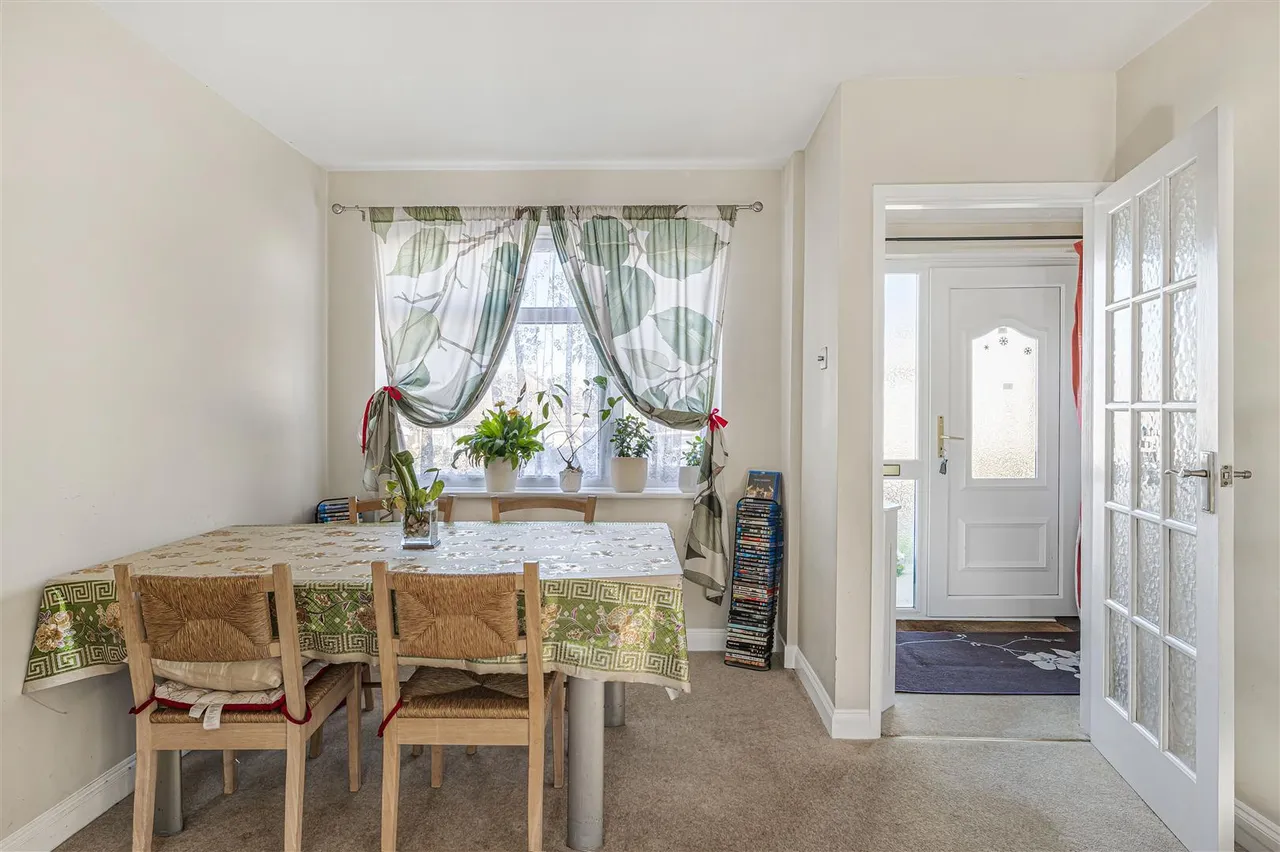 Mayfield Avenue, Peacehaven, photo 17