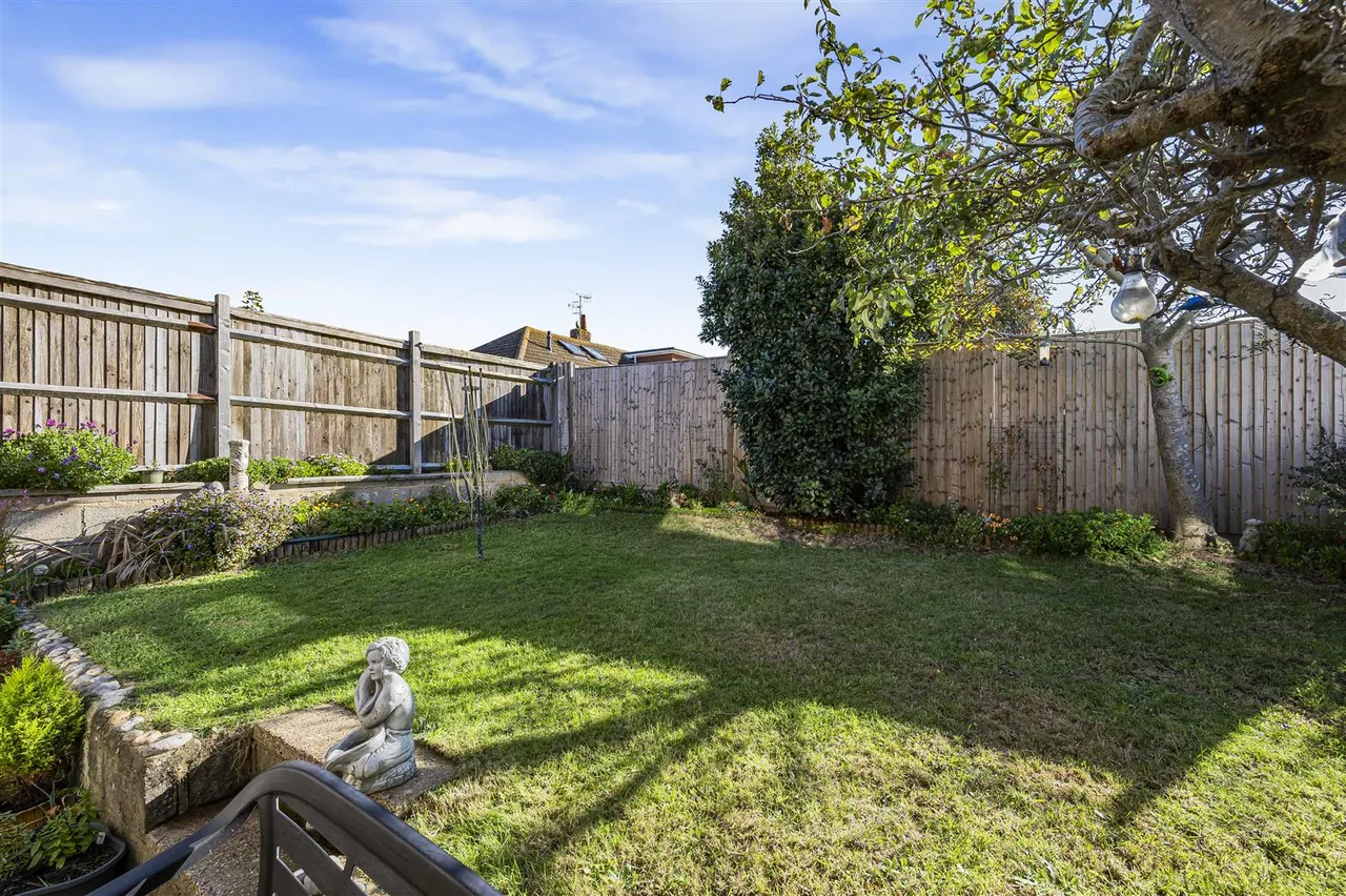 Mayfield Avenue, Peacehaven, photo 10