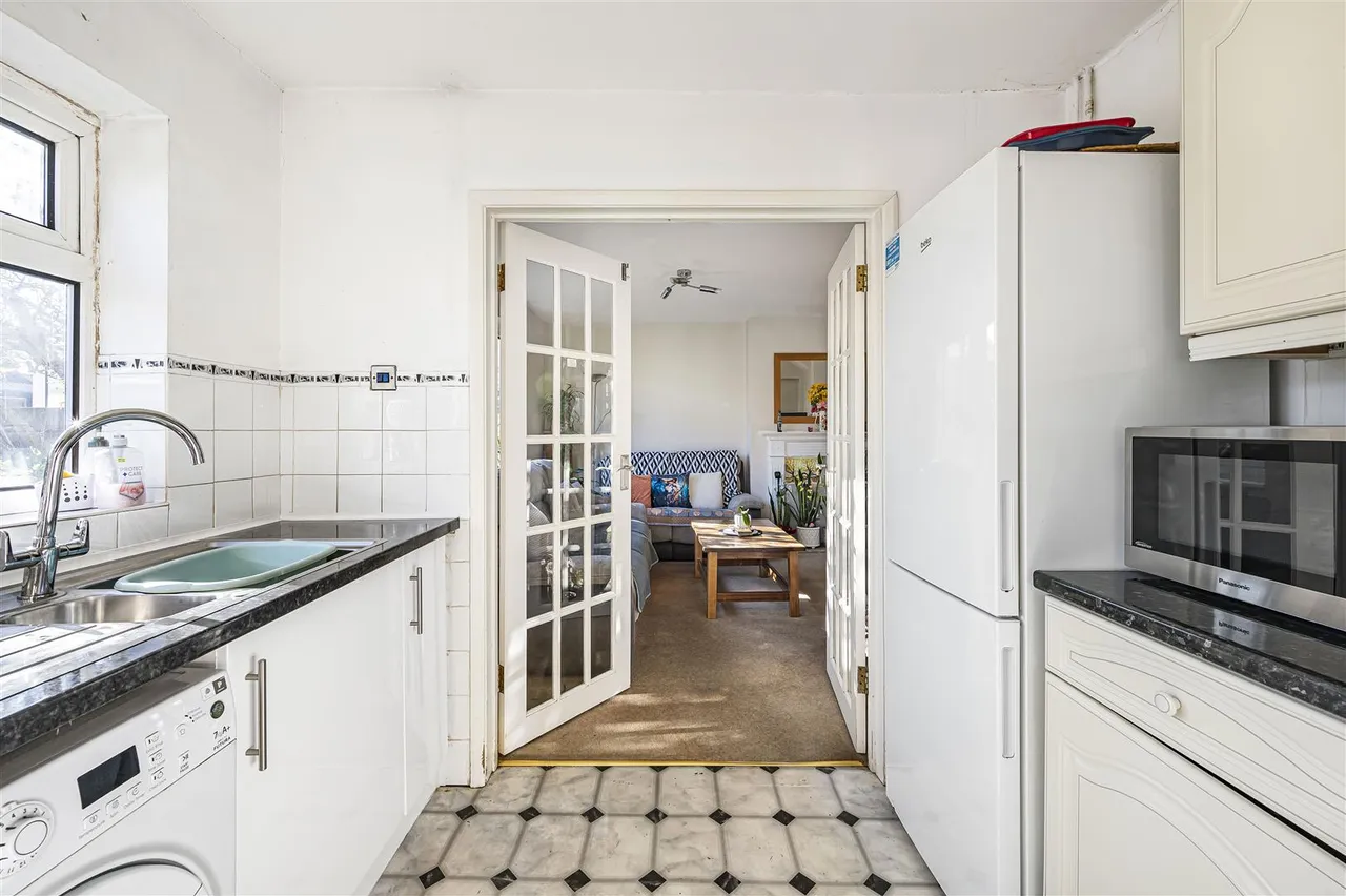 Mayfield Avenue, Peacehaven, photo 9