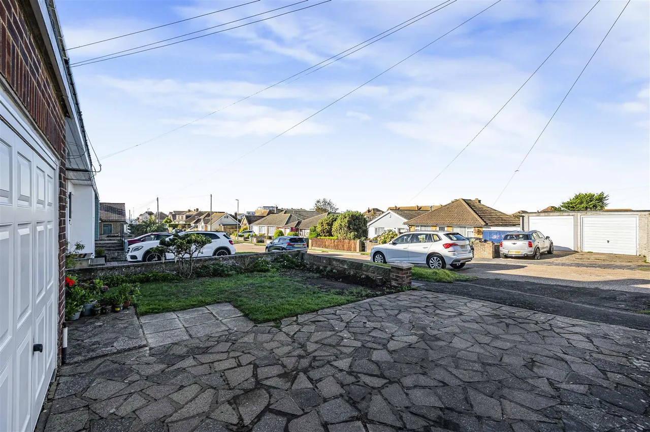 Mayfield Avenue, Peacehaven, photo 26