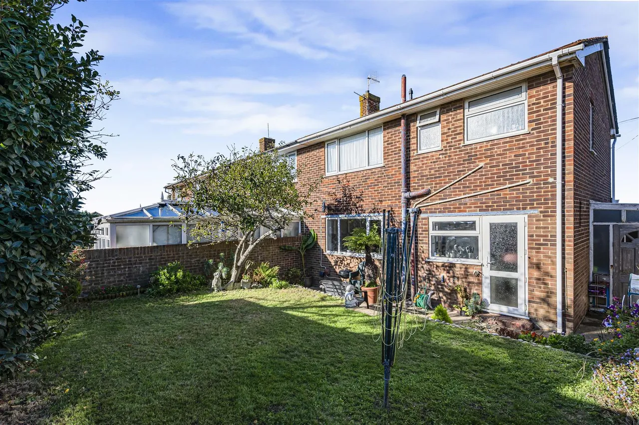 Mayfield Avenue, Peacehaven, photo 16