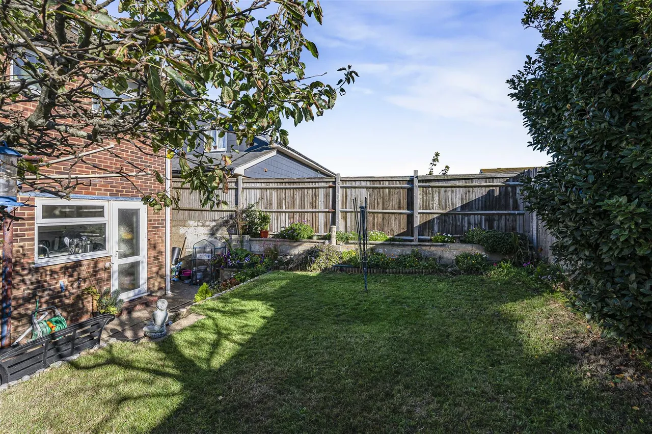 Mayfield Avenue, Peacehaven, photo 19