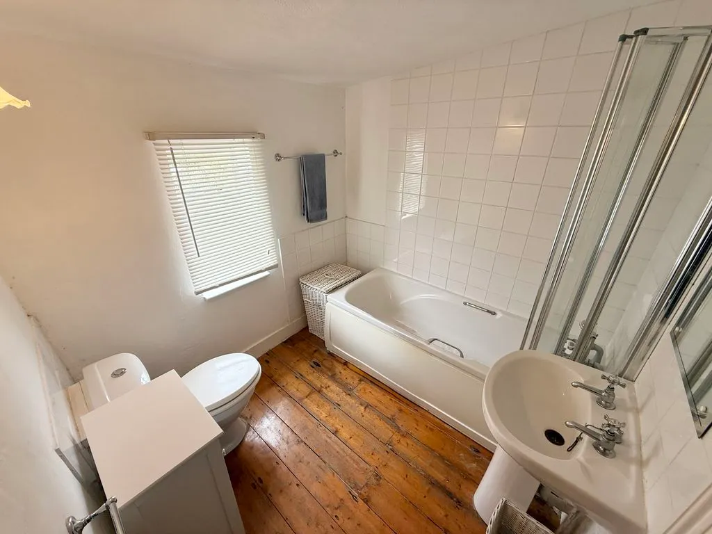 Rothschild Road, Wing LU7 0NL, photo 15