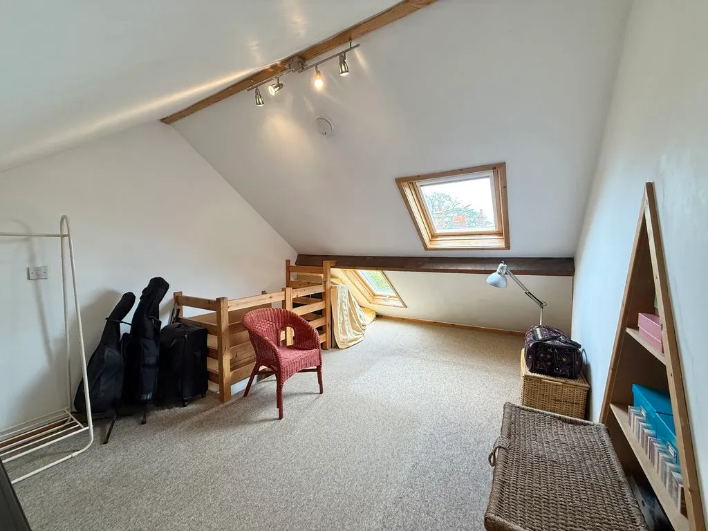 Rothschild Road, Wing LU7 0NL, photo 16