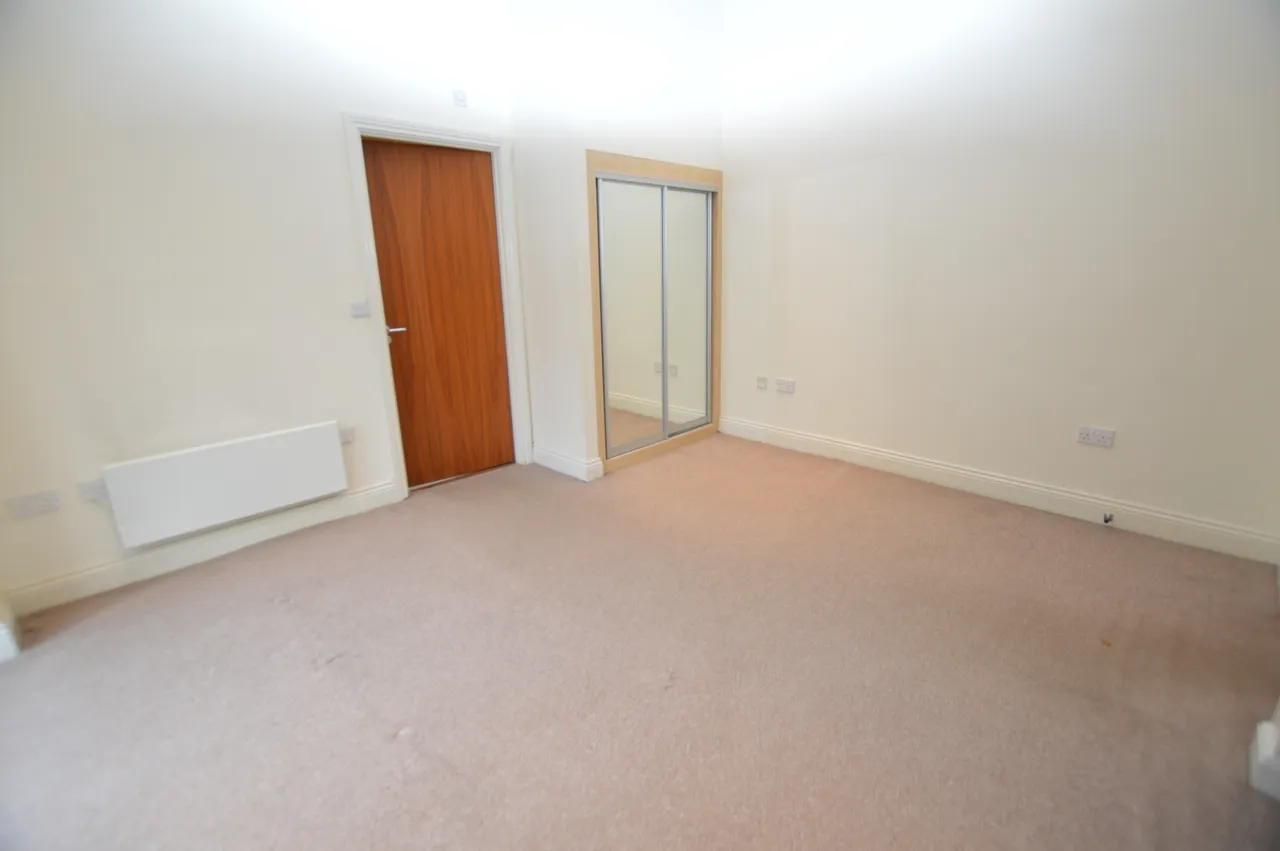 Queens Tower, Near City Centre, S2 3RW, photo 13