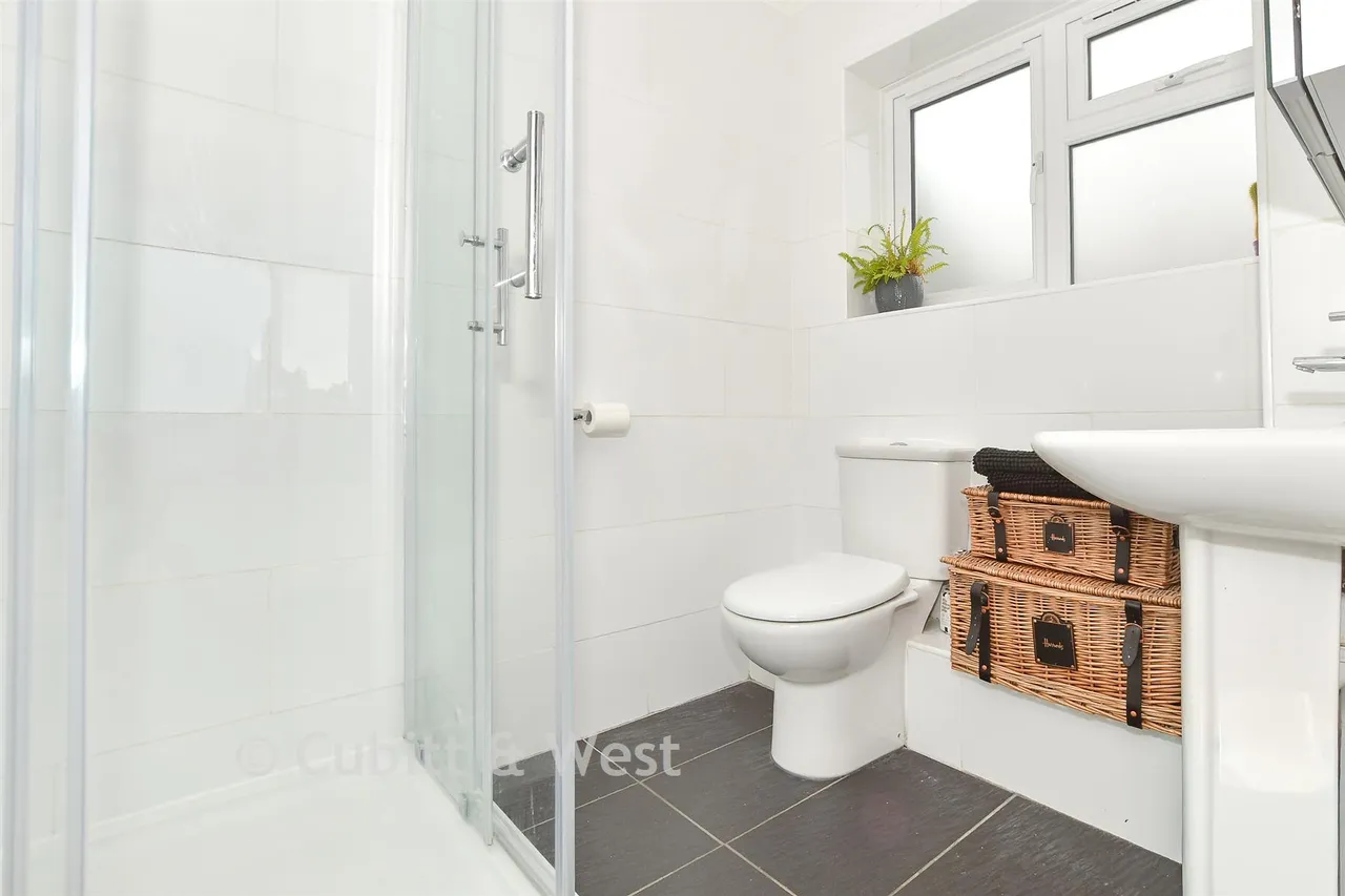 Kings Copse, East Grinstead, RH19, photo 7