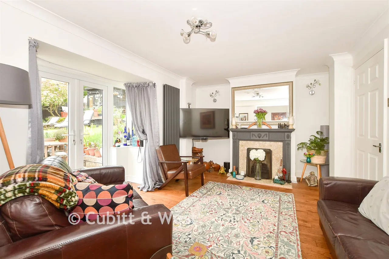 Kings Copse, East Grinstead, RH19, photo 2