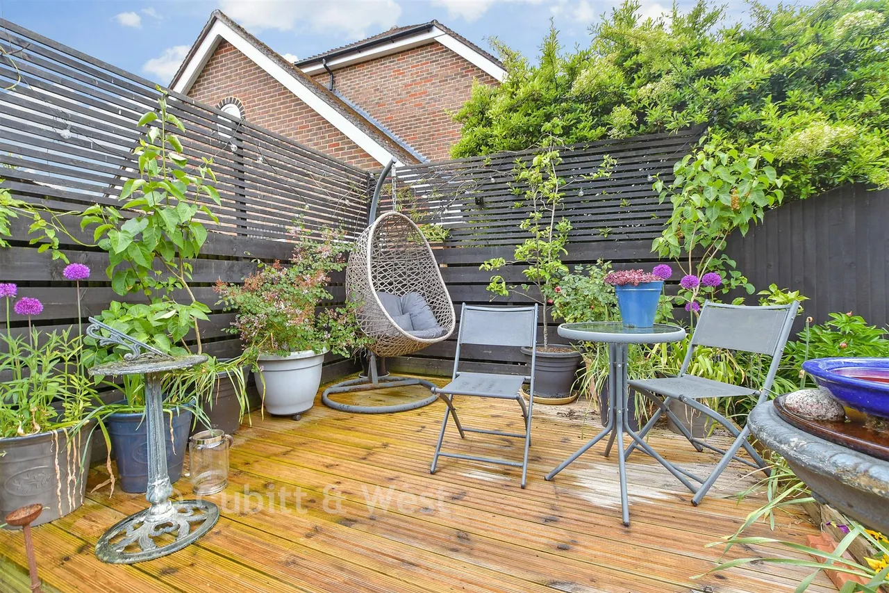 Kings Copse, East Grinstead, RH19, photo 13