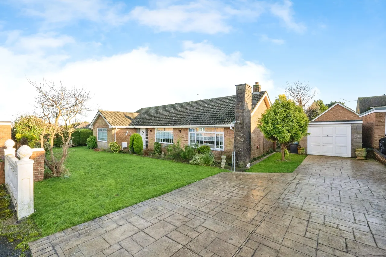 2 bed house for sale — Lenacre Avenue, Whitfield, Dover, Kent, CT16