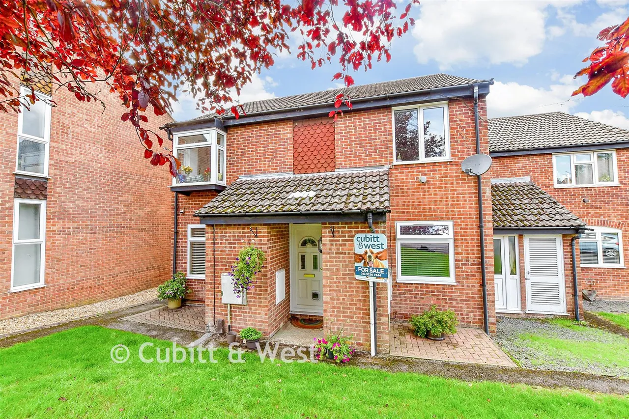 2 bed flat for sale, Meon Close, Waterlooville, PO8