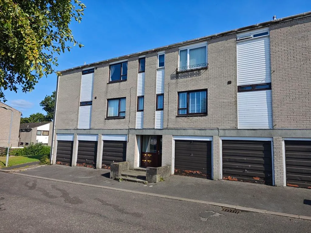 2 bed flat for sale — Reeth Road, Carlisle CA2 6SX