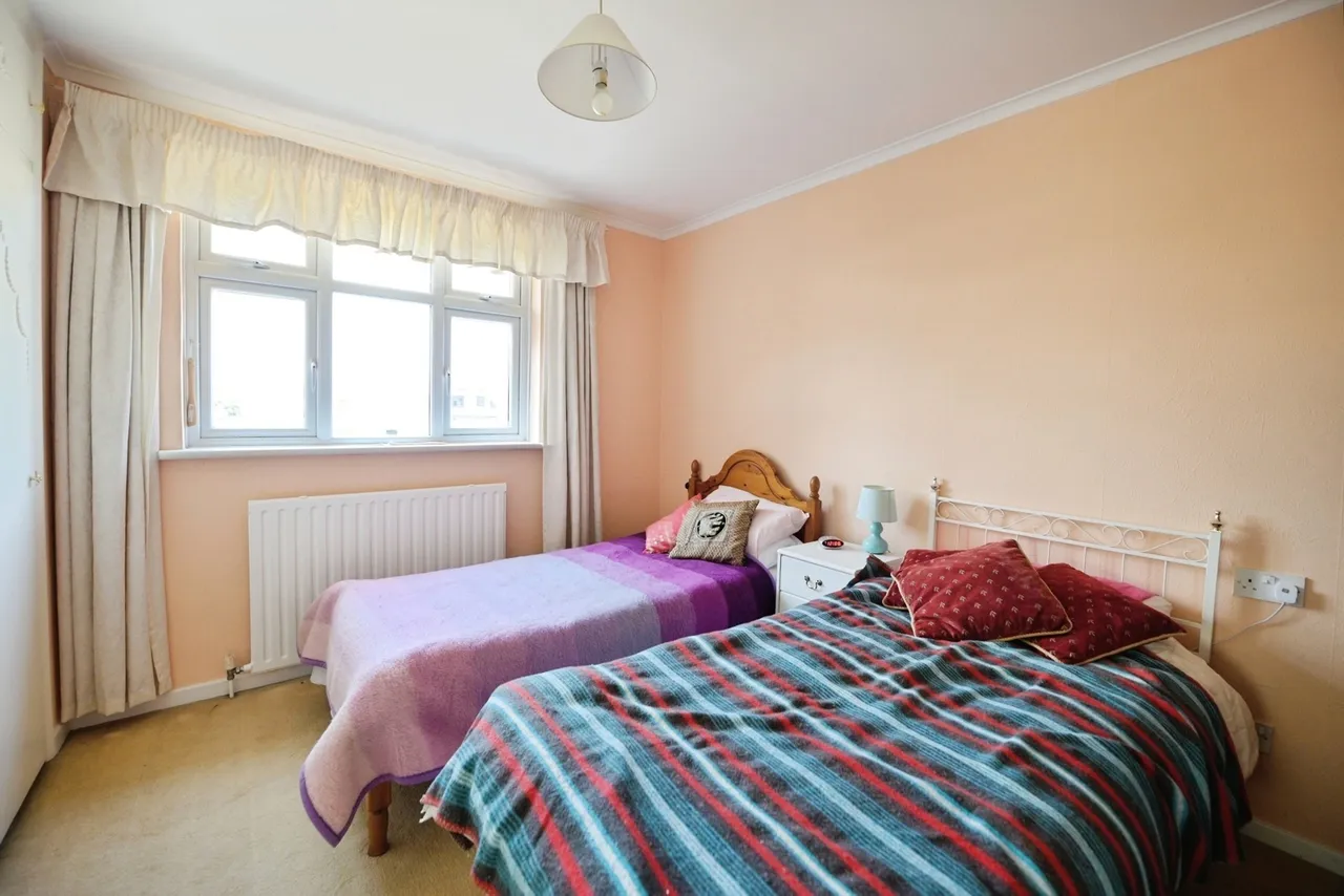 Dee Way, Romford, RM1, photo 13