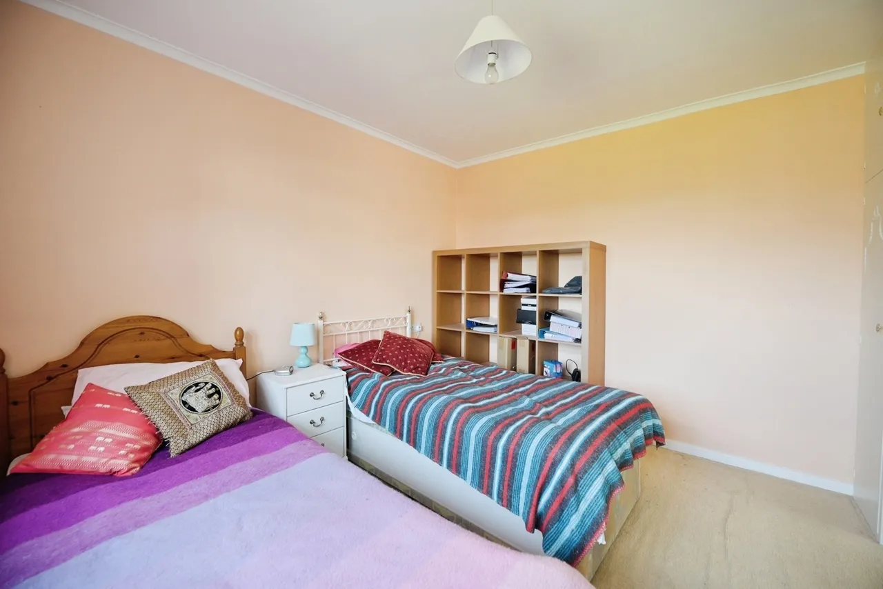 Dee Way, Romford, RM1, photo 14