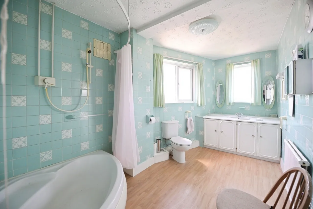 Dee Way, Romford, RM1, photo 16