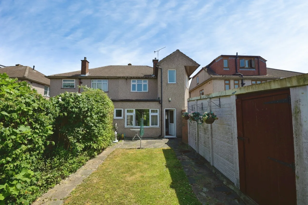 Dee Way, Romford, RM1, photo 18