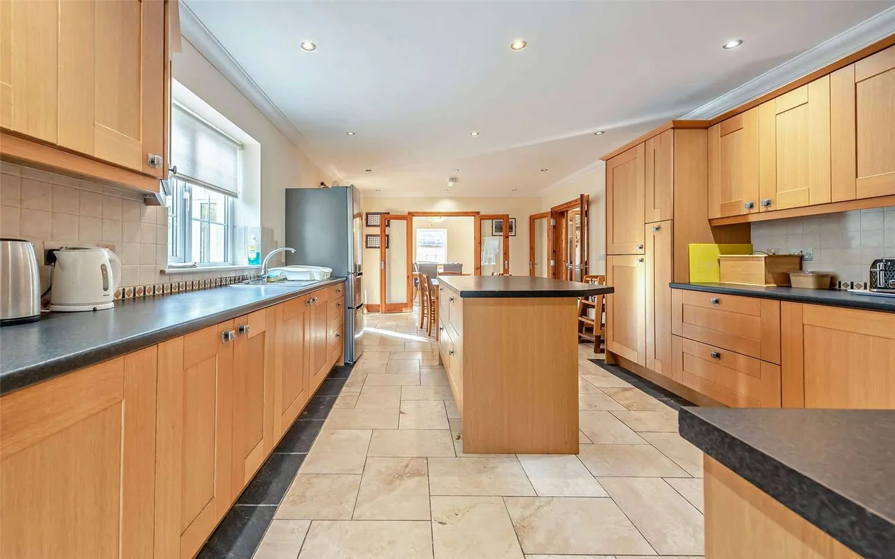 Broadlay, Ferryside, Carmarthenshire, SA17 5UB, photo 12