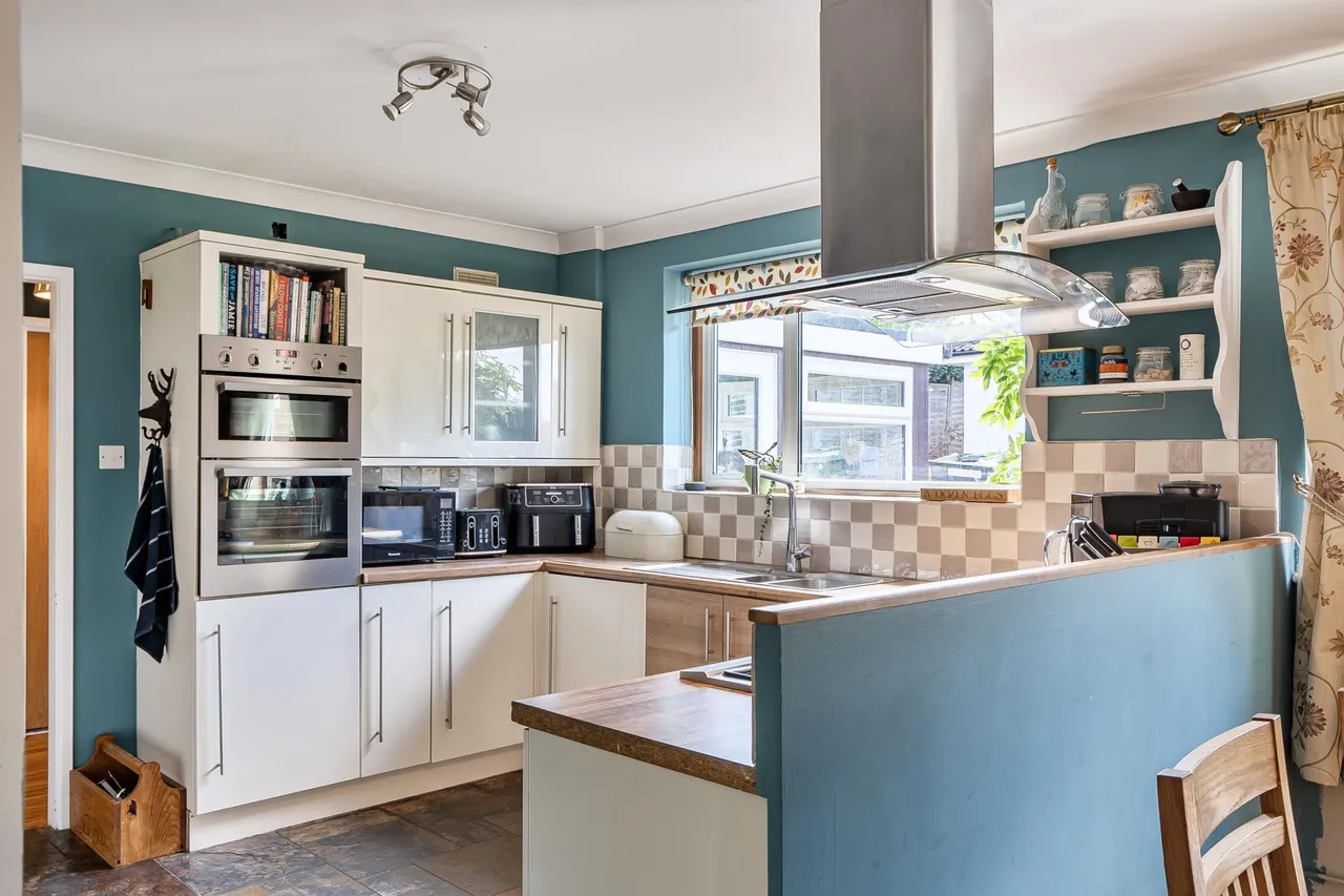 Lower Kingswood, Tadworth, KT20, photo 5