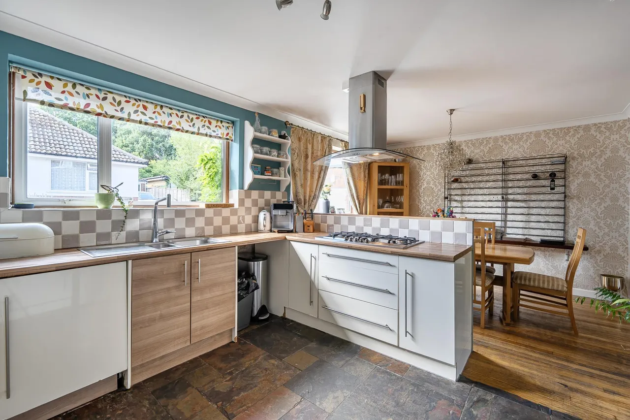 Lower Kingswood, Tadworth, KT20, photo 3