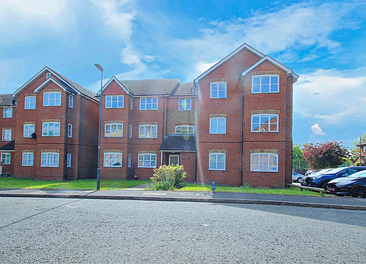 2 bed flat for sale, Lime Close, Harrow, HA3
