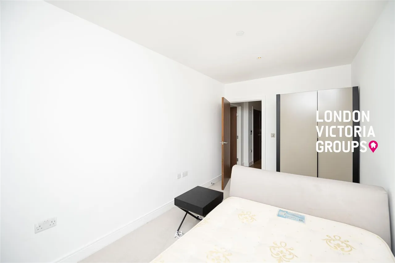 Longfield Avenue, London, photo 7