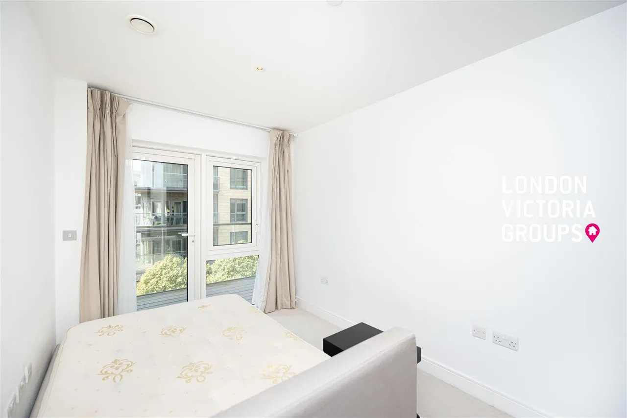 Longfield Avenue, London, photo 8