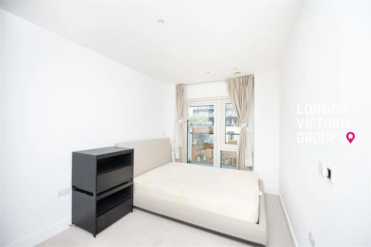 Longfield Avenue, London, photo 13