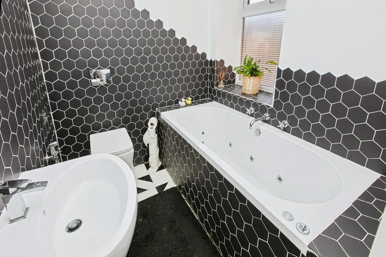 Littleover Crescent, Derby, DE23, photo 17
