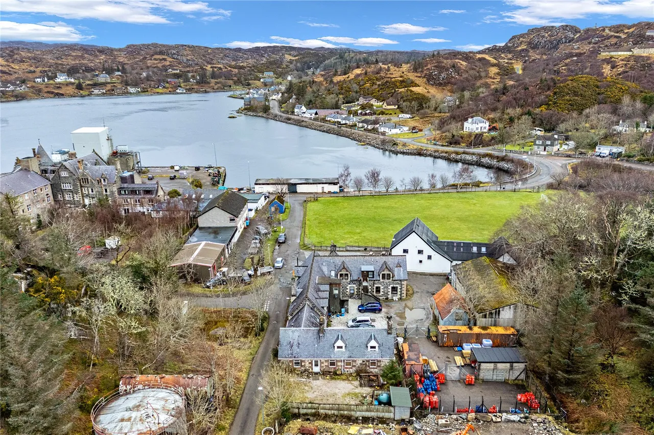 The Cottage, Culag Square, Lochinver, Lairg, IV27 4LE, photo 2