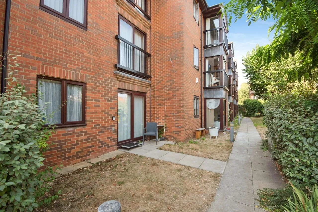 1 bed flat for sale — Bancroft, Hitchin, Hertfordshire, SG5