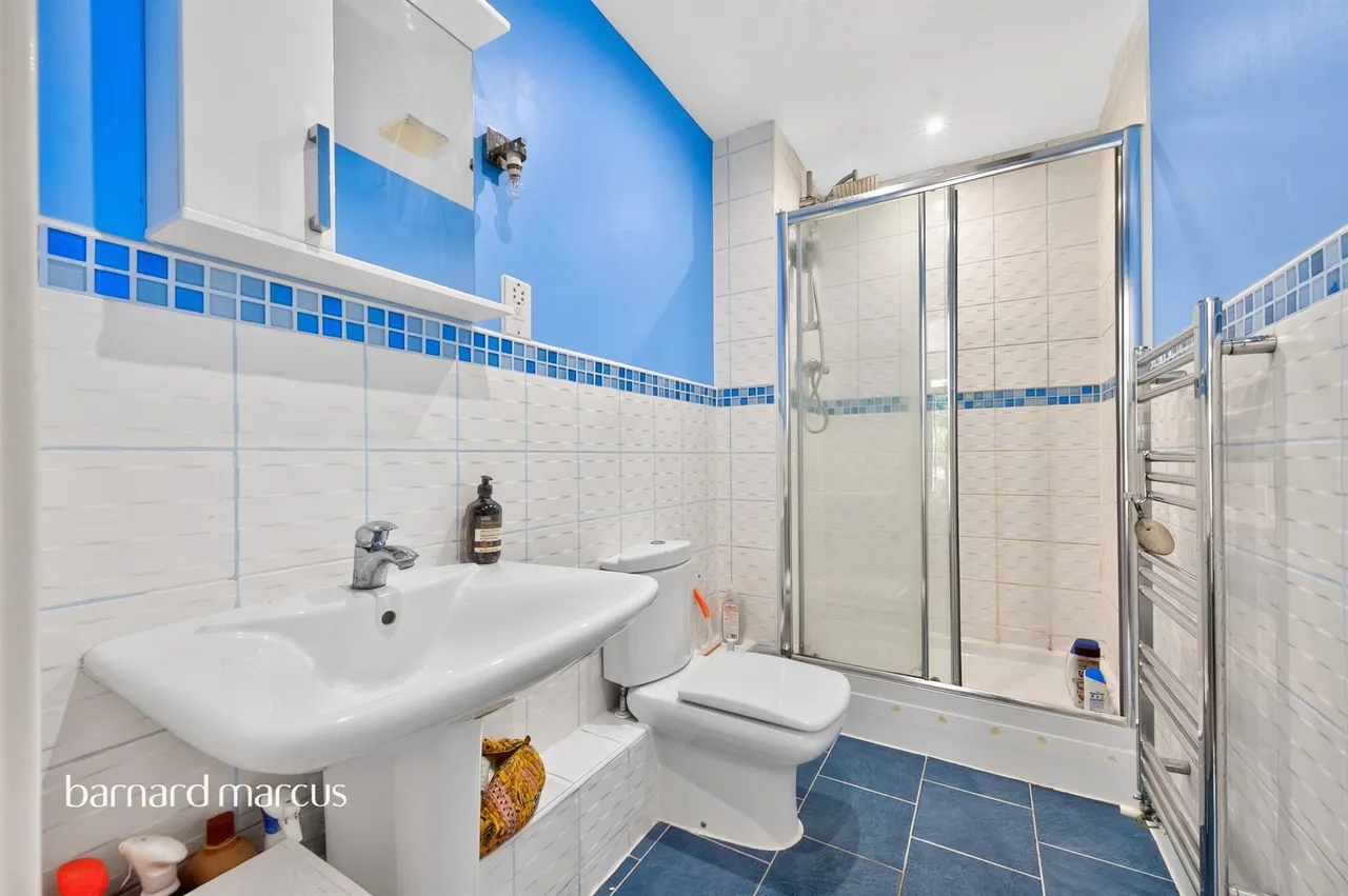 Putney Bridge Road, London, SW18, photo 14