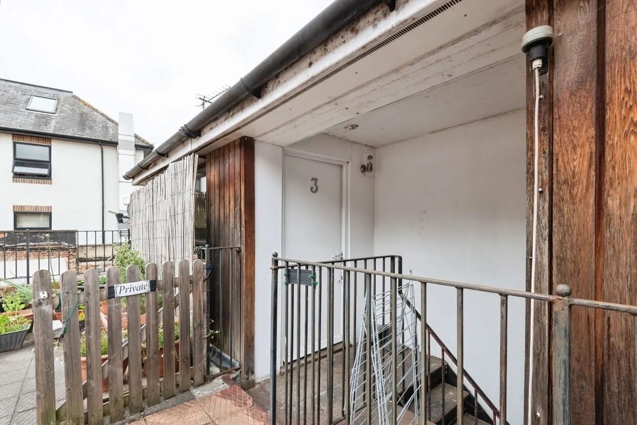 High Street, Leatherhead, KT22, photo 5