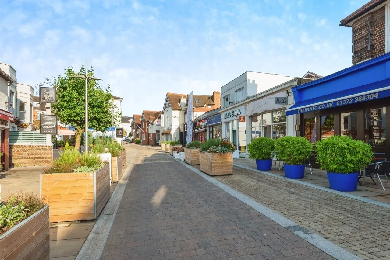 High Street, Leatherhead, KT22, photo 9
