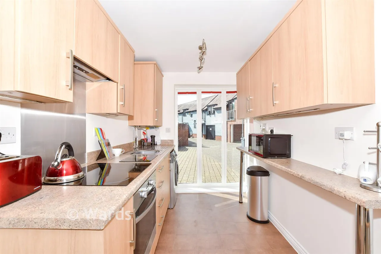 Hawley Drive, Leybourne, ME19, photo 2