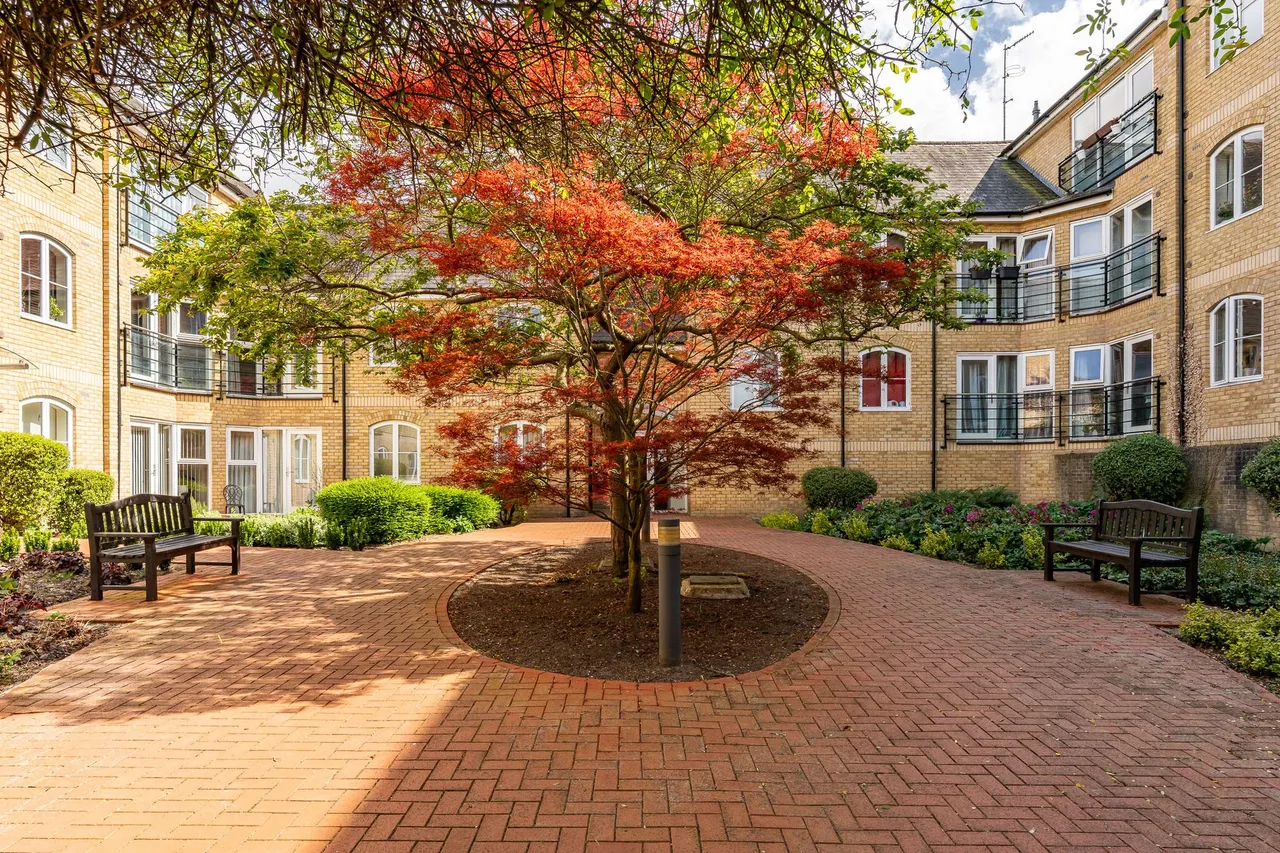2 bed flat for sale — Fusion Court, Broadmeads, Ware, SG12 9EJ